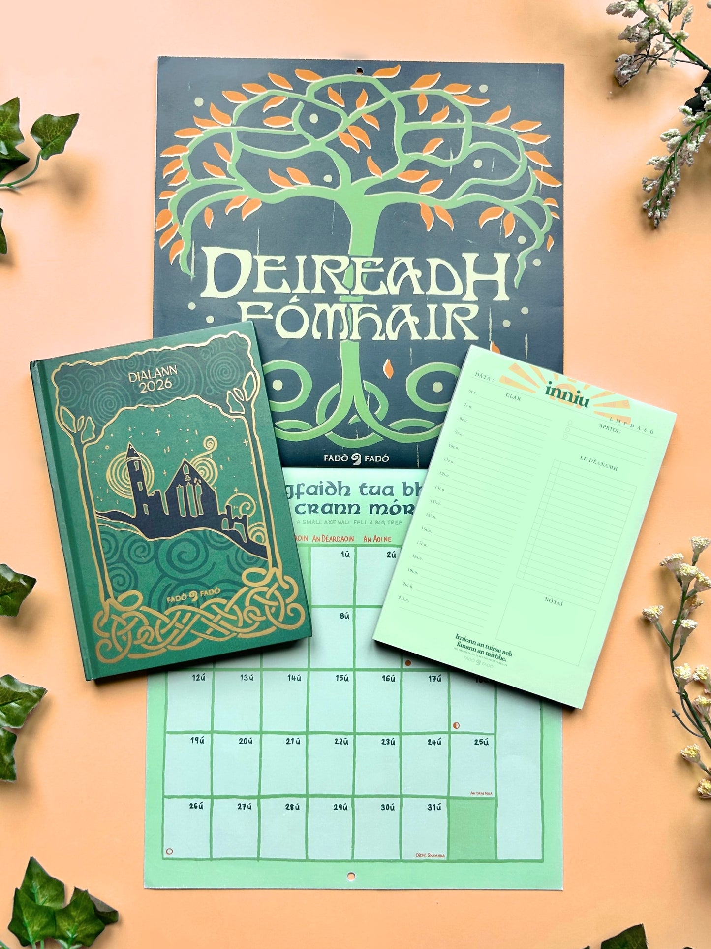 Gaeilge Bosca Bronntanais 2026 Dialann, Féilire agus Pleanálaí Laethiúl / Gift Box inc. 2026 Diary, Calendar and Daily Planner