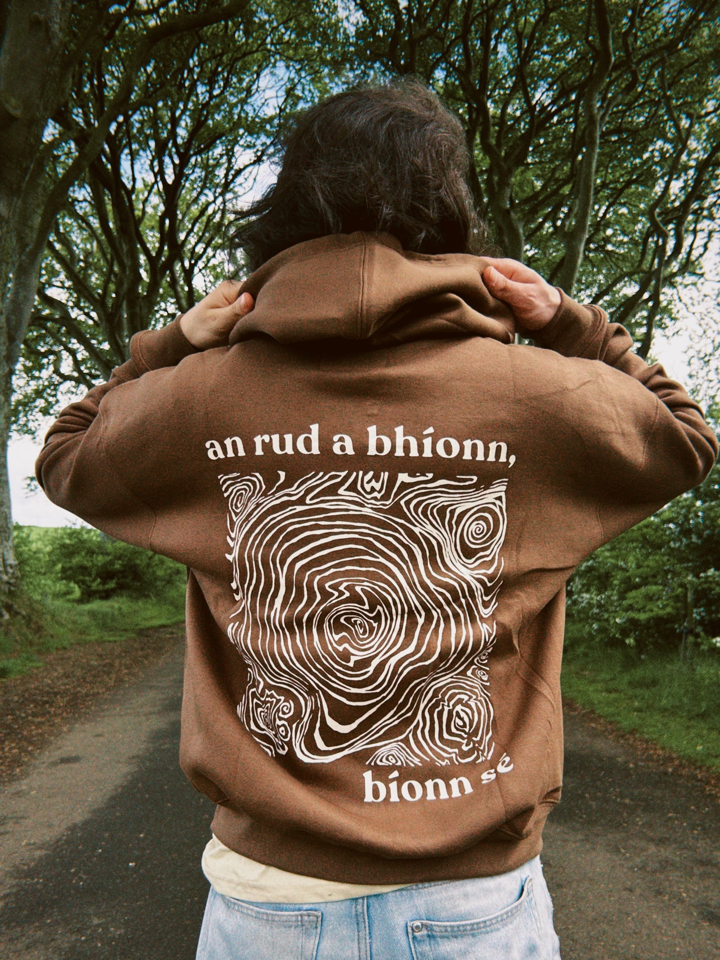 An Rud a Bhíonn, Bíonn Sé - Hoodie (oversized)