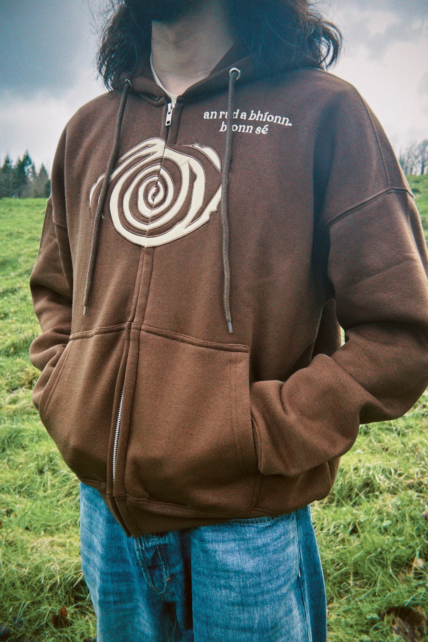 An Rud a Bhíonn, Bíonn Sé - Hoodie (oversized)