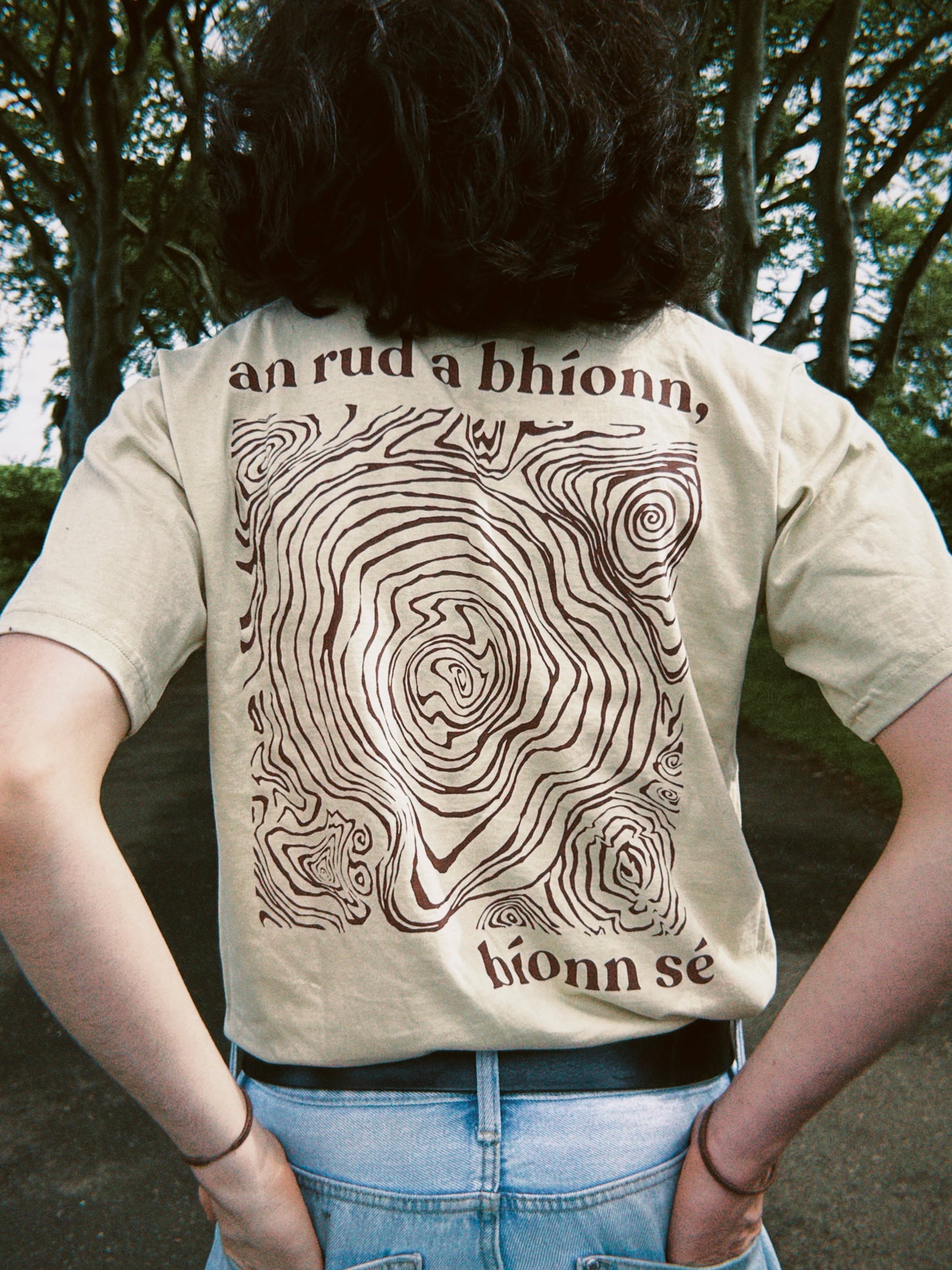 An Rud a Bhíonn, Bíonn Sé - T-Léine Gaeilge (unisex)
