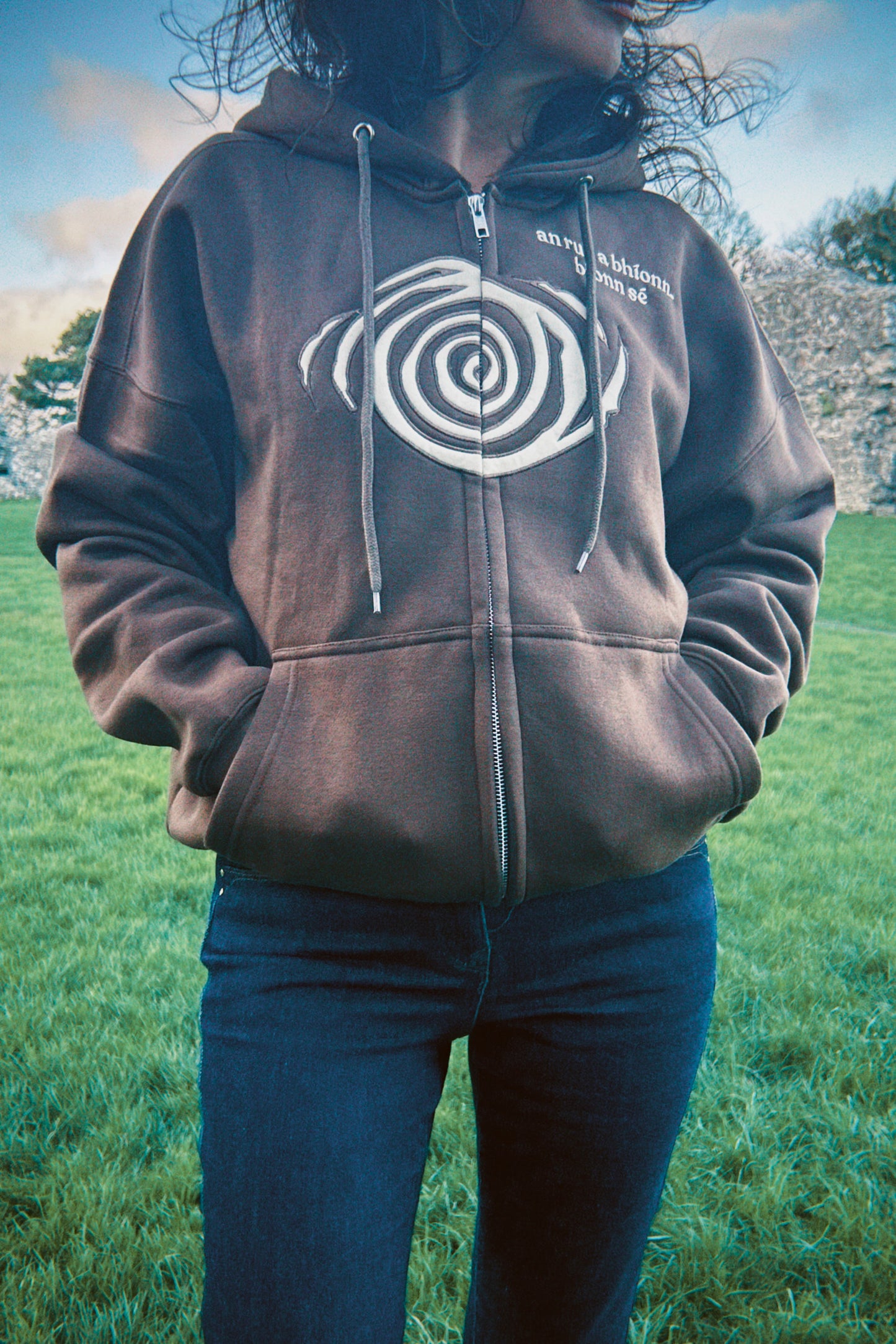 An Rud a Bhíonn, Bíonn Sé - Hoodie (oversized)