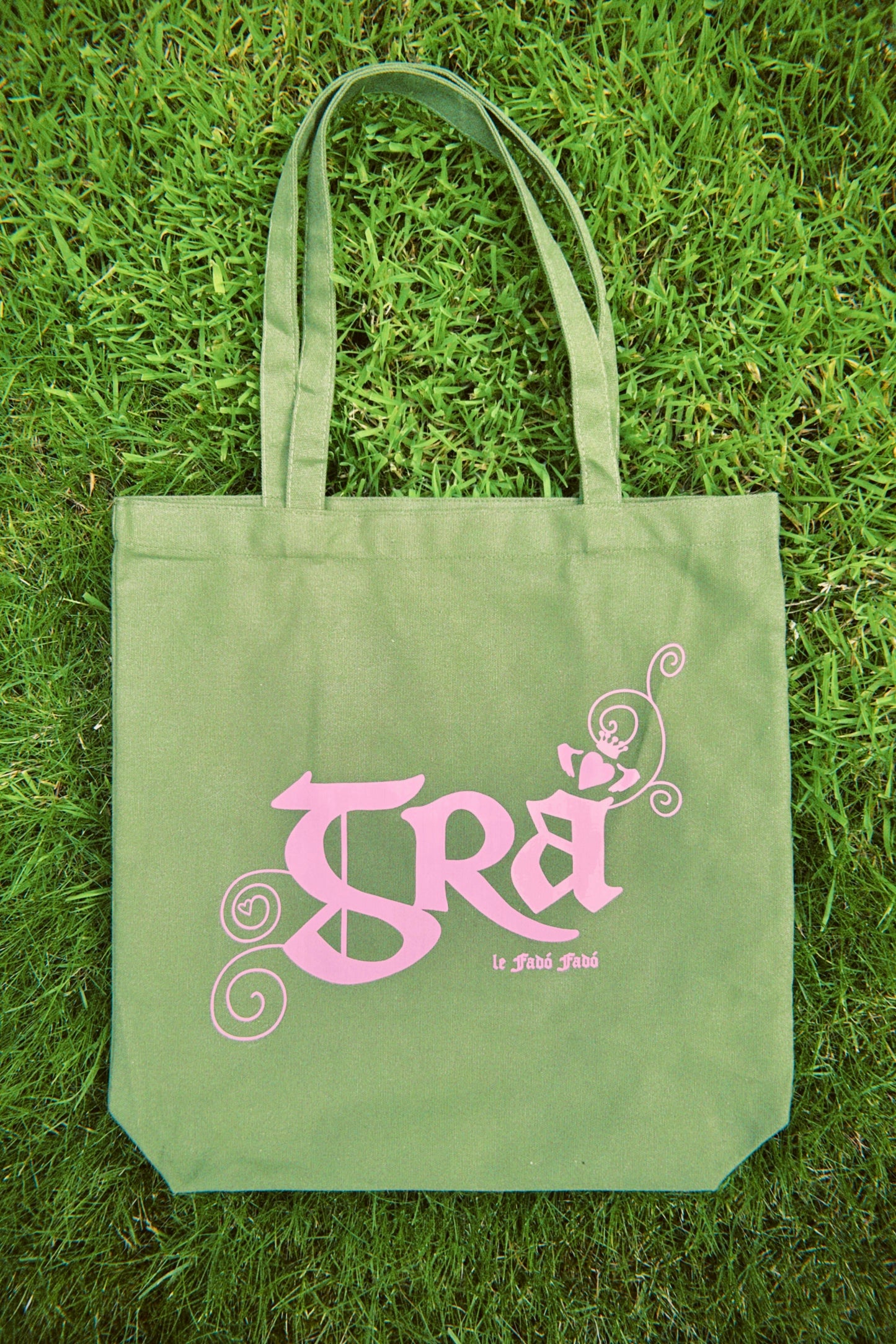 Grá - Mála Tote Gaeilge (Claddagh tote bag)
