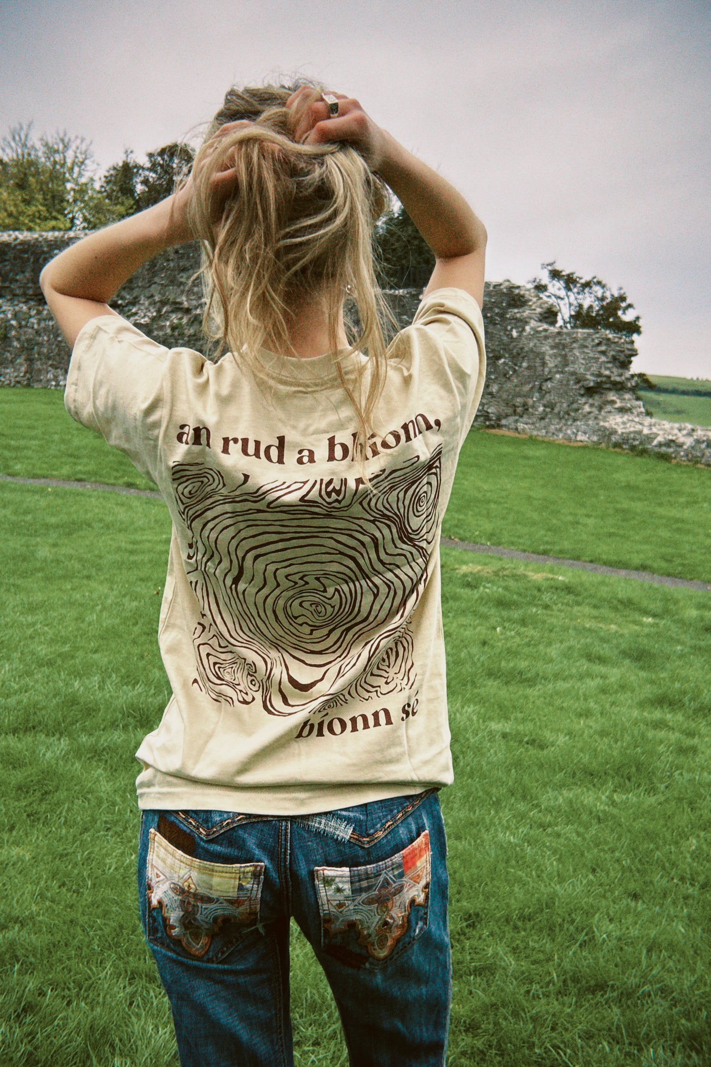 An Rud a Bhíonn, Bíonn Sé - T-Léine Gaeilge (unisex)