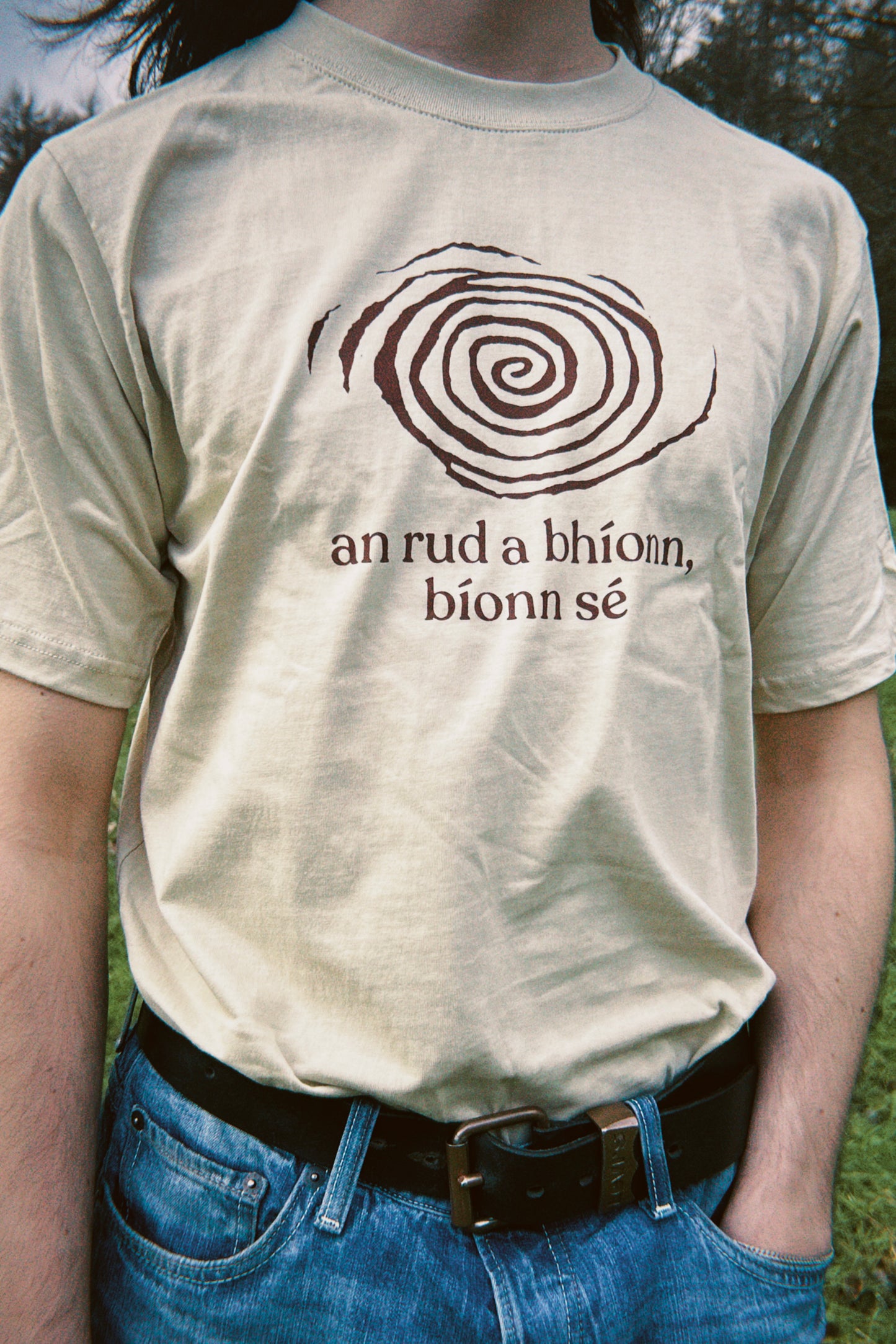 An Rud a Bhíonn, Bíonn Sé - T-Léine Gaeilge (unisex)