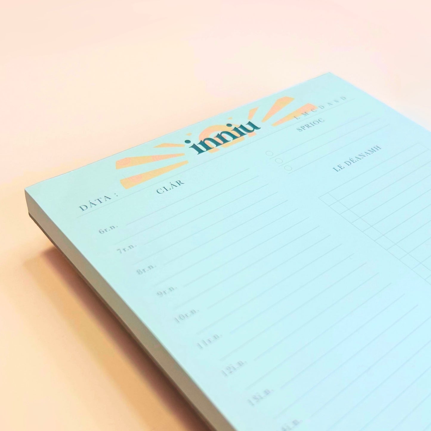 Pleanálaí Laethiúl Gaeilge A5, Liosta Le Déanamh / Irish Undated Daily Planner Desk Pad | To Do List